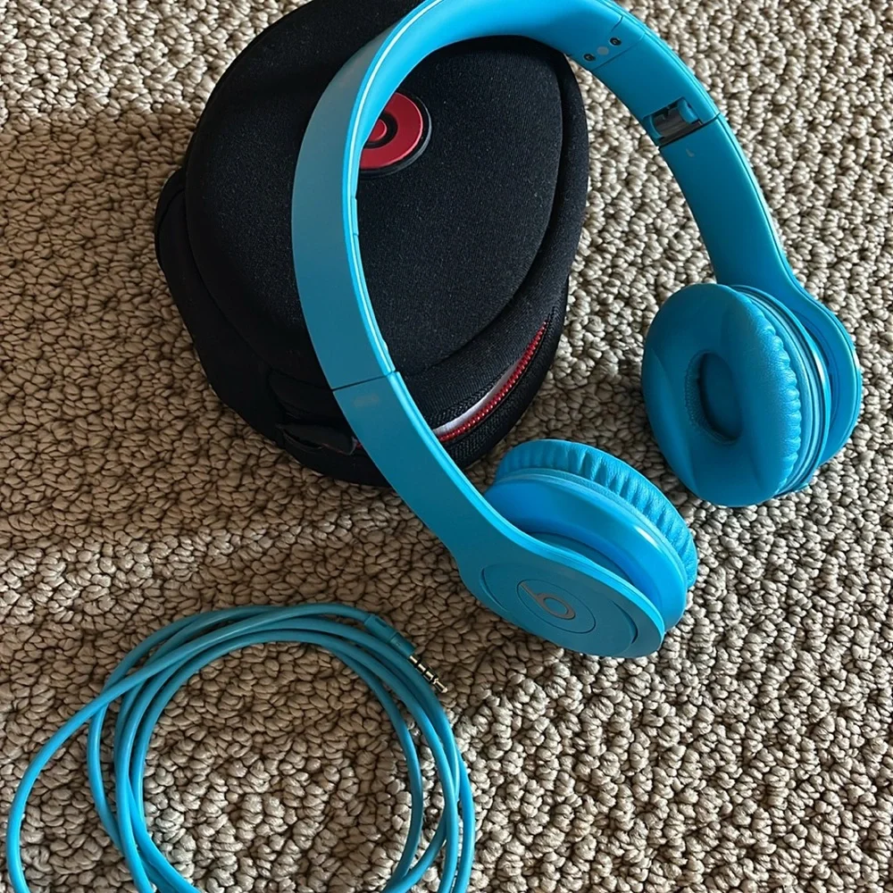 Beats by Dre wired, with case and adapter - Picture 1 of 10